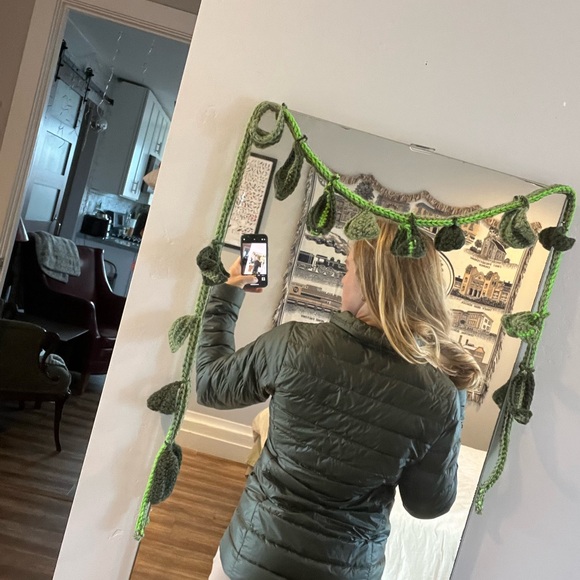 REI Women's Dark Green Puffer Jacket - Picture 3 of 11